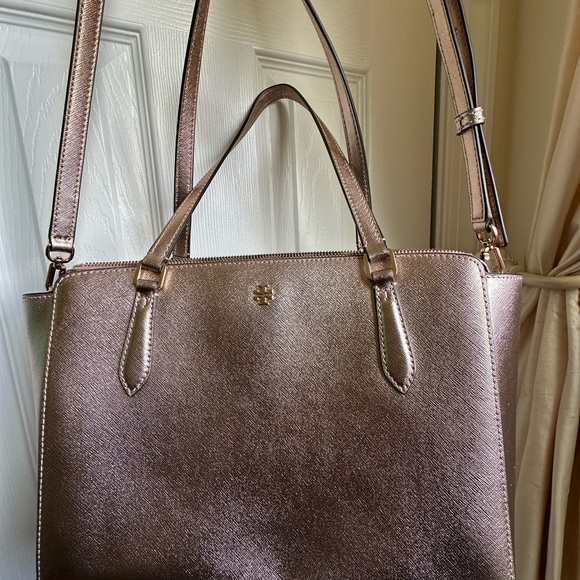 Tory Burch Handbags - Tory Burch Rose Gold Purse